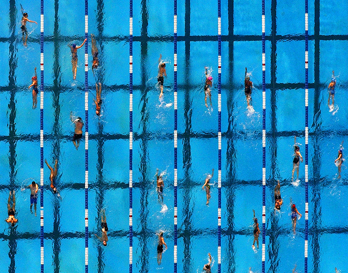 040224NS-poolshot.ds